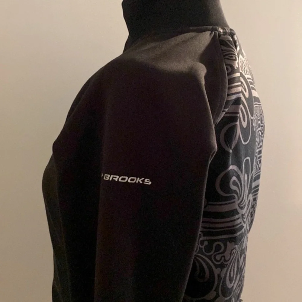 Brooks black running jacket